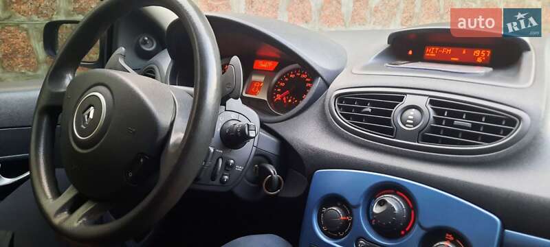 Хэтчбек Renault Clio 2007 в Кропивницком