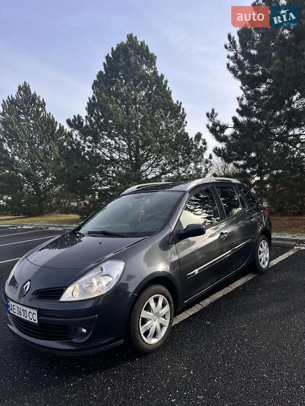 Хэтчбек Renault Clio 2009 в Львове