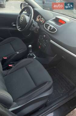 Универсал Renault Clio 2010 в 