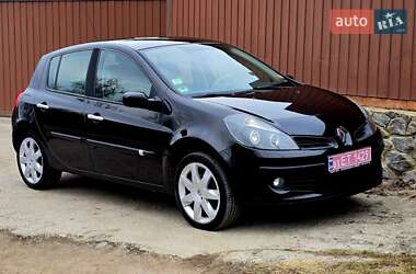Хэтчбек Renault Clio 2006 в 