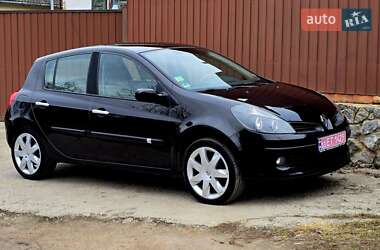 Хэтчбек Renault Clio 2006 в 