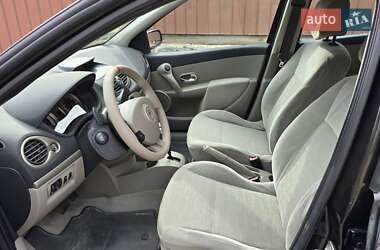 Хэтчбек Renault Clio 2006 в 