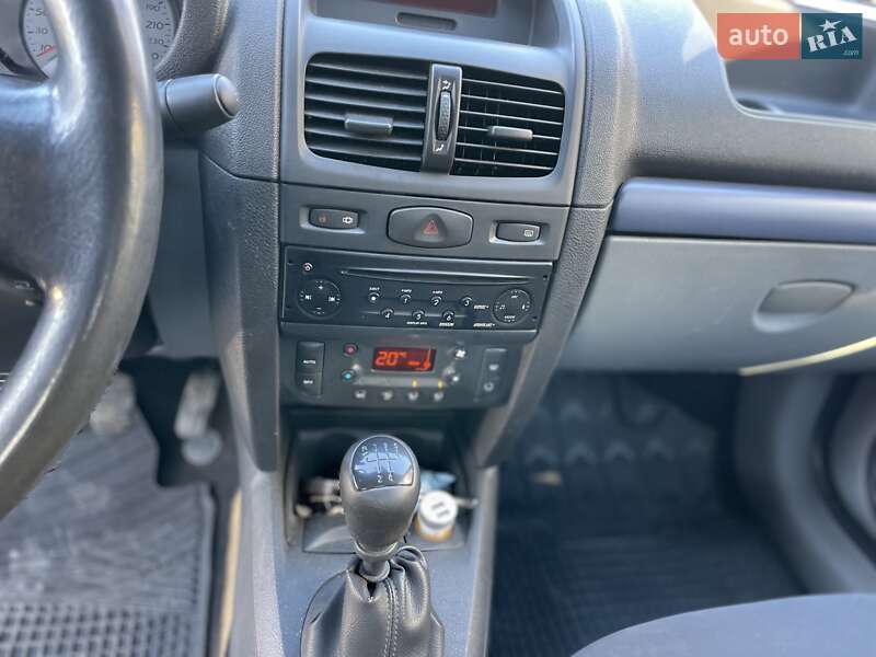 Седан Renault Clio 2008 в Золочеве