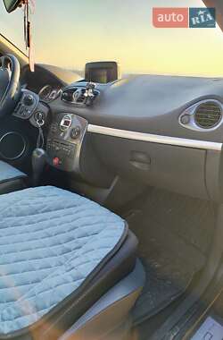 Універсал Renault Clio 2010 в 