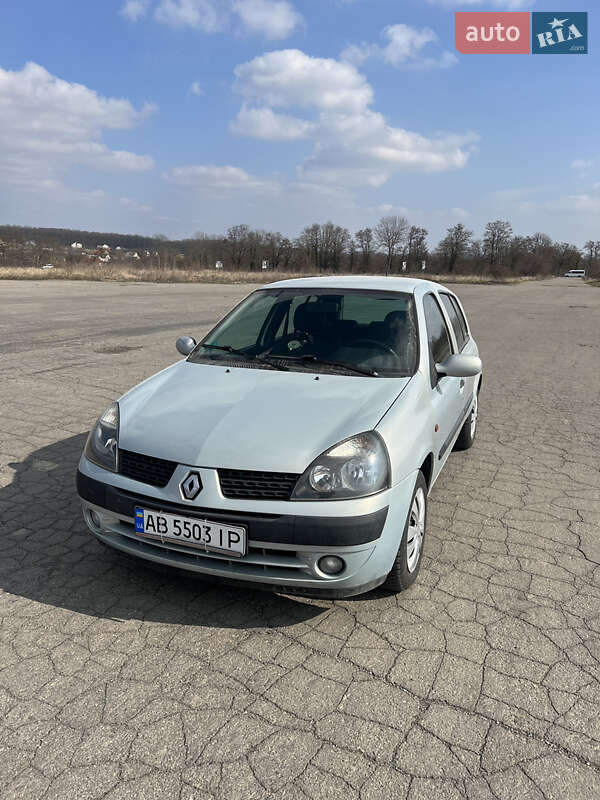 Хэтчбек Renault Clio 2001 в 
