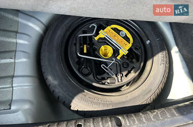 Хэтчбек Renault Clio 2001 в 