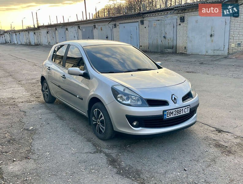 Хэтчбек Renault Clio 2007 в 