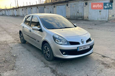 Хэтчбек Renault Clio 2007 в 