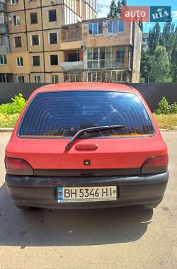 Хэтчбек Renault Clio 1997 в 