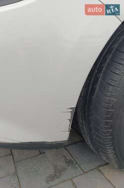 Хетчбек Renault Clio 2013 в 