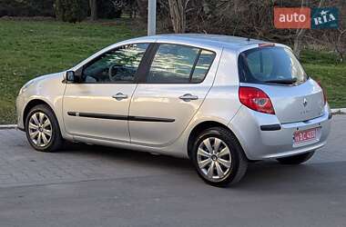 Хэтчбек Renault Clio 2008 в 