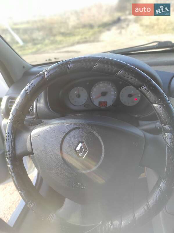 Седан Renault Clio 2005 в Прилуках фото 12 Седан Renault Clio 2005 в Прилуках