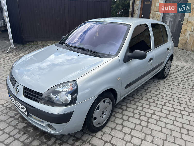 Хэтчбек Renault Clio 2003 в 