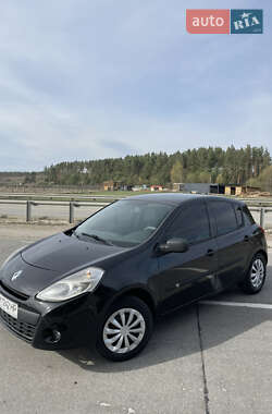 Хэтчбек Renault Clio 2011 в 
