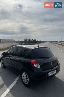 Хэтчбек Renault Clio 2011 в 