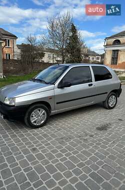 Хэтчбек Renault Clio 1991 в 