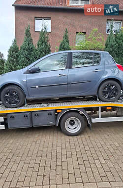 Хетчбек Renault Clio 2006 в 