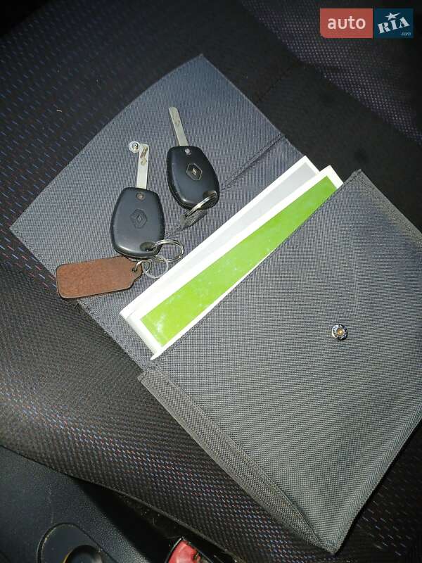 Хэтчбек Renault Clio 2008 в Кривом Роге фото 3 Хэтчбек Renault Clio 2008 в Кривом Роге