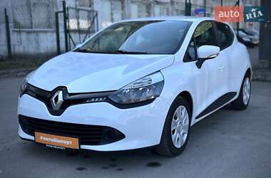 Хетчбек Renault Clio 2015 в 