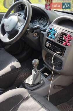 Хэтчбек Renault Clio 1999 в Костополе
