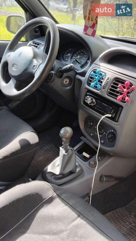 Хэтчбек Renault Clio 1999 в Костополе