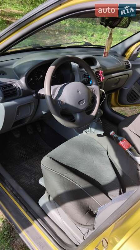 Хэтчбек Renault Clio 1999 в Костополе