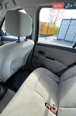 Хэтчбек Renault Clio 2006 в 
