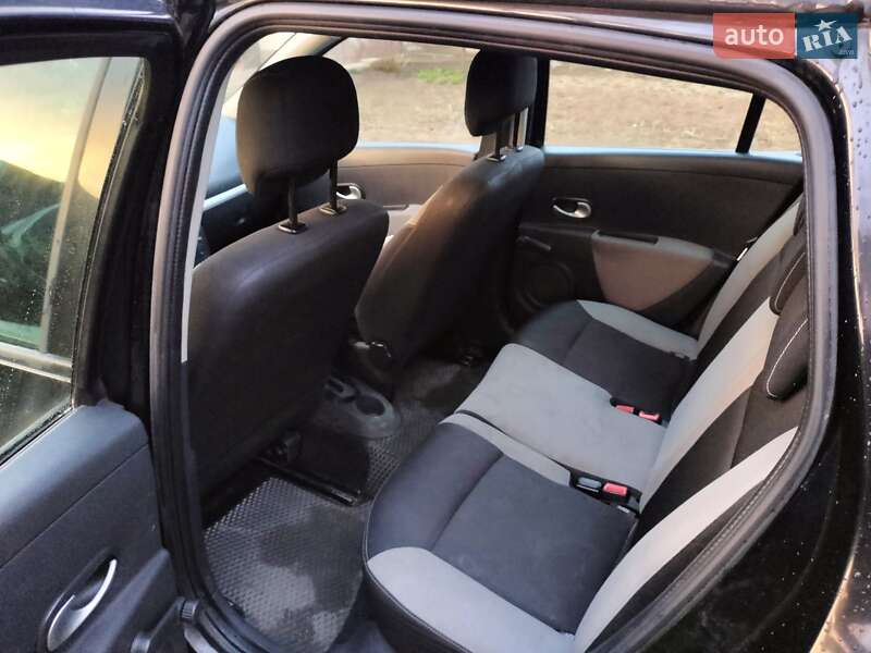 Универсал Renault Clio 2012 в Калуше