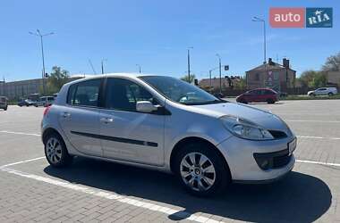 Хэтчбек Renault Clio 2007 в 