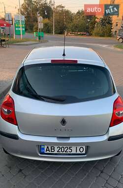 Хэтчбек Renault Clio 2007 в 