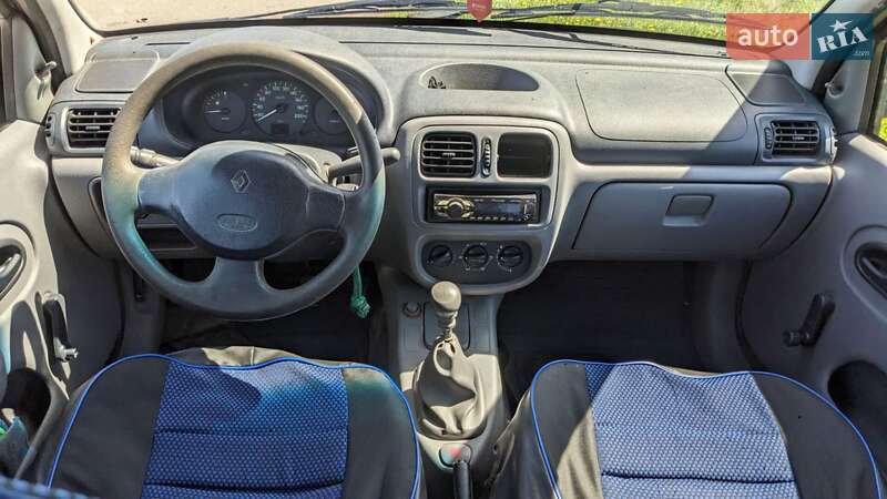 Хэтчбек Renault Clio 2001 в Демидовке
