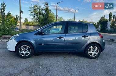 Хетчбек Renault Clio 2010 в 