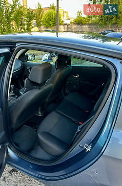 Хетчбек Renault Clio 2010 в 