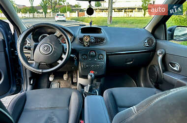 Хетчбек Renault Clio 2010 в 