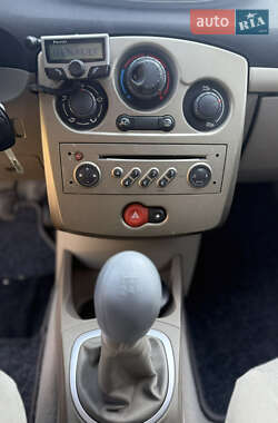Хэтчбек Renault Clio 2007 в 