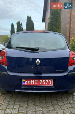 Хэтчбек Renault Clio 2007 в 
