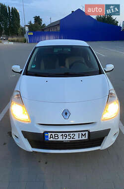 Хэтчбек Renault Clio 2011 в 