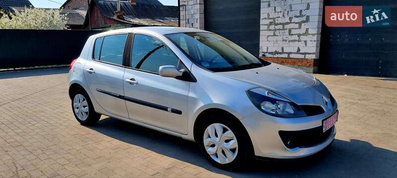 Хэтчбек Renault Clio 2008 в 