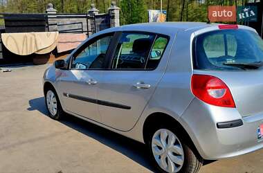 Хэтчбек Renault Clio 2008 в 