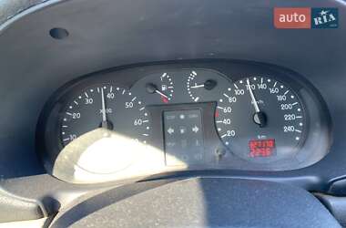 Хетчбек Renault Clio 2002 в 