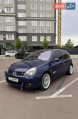 Хетчбек Renault Clio 2003 в 