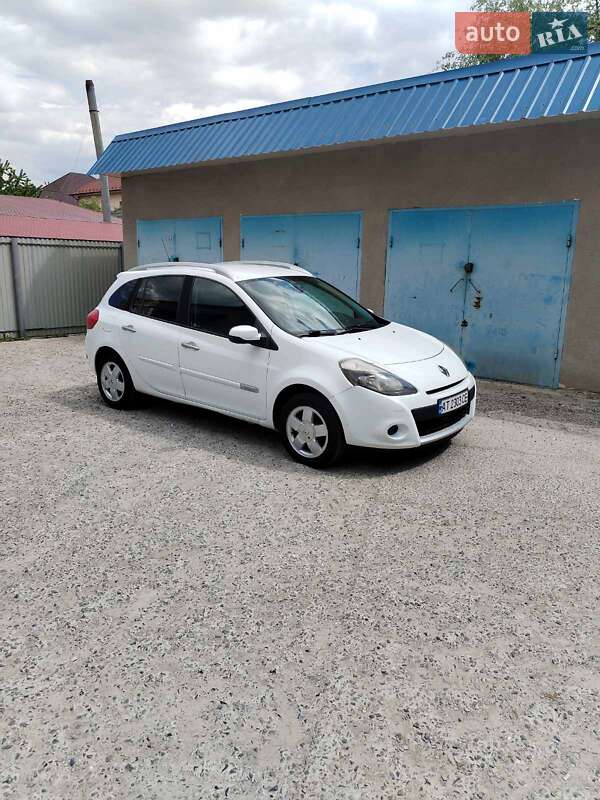 Универсал Renault Clio 2011 в Ивано-Франковске