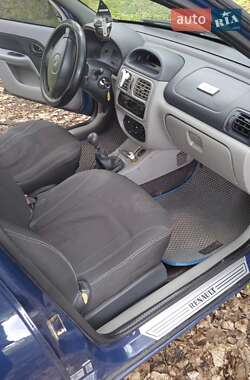Хетчбек Renault Clio 2002 в 