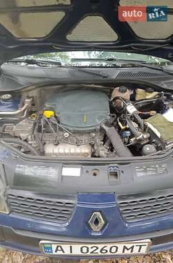Хетчбек Renault Clio 2002 в 