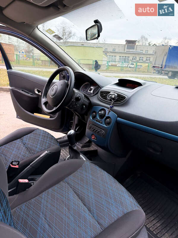 Хэтчбек Renault Clio 2008 в Львове