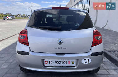 Хэтчбек Renault Clio 2007 в 