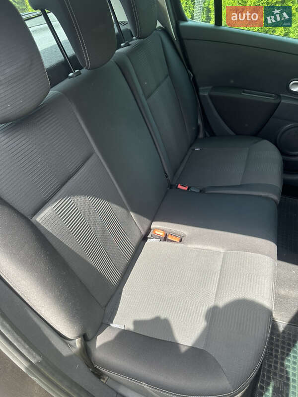 Хэтчбек Renault Clio 2009 в Новоселице
