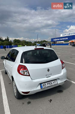 Хэтчбек Renault Clio 2009 в 