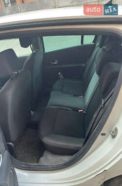 Хэтчбек Renault Clio 2009 в 
