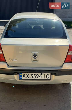 Хэтчбек Renault Clio 2003 в 